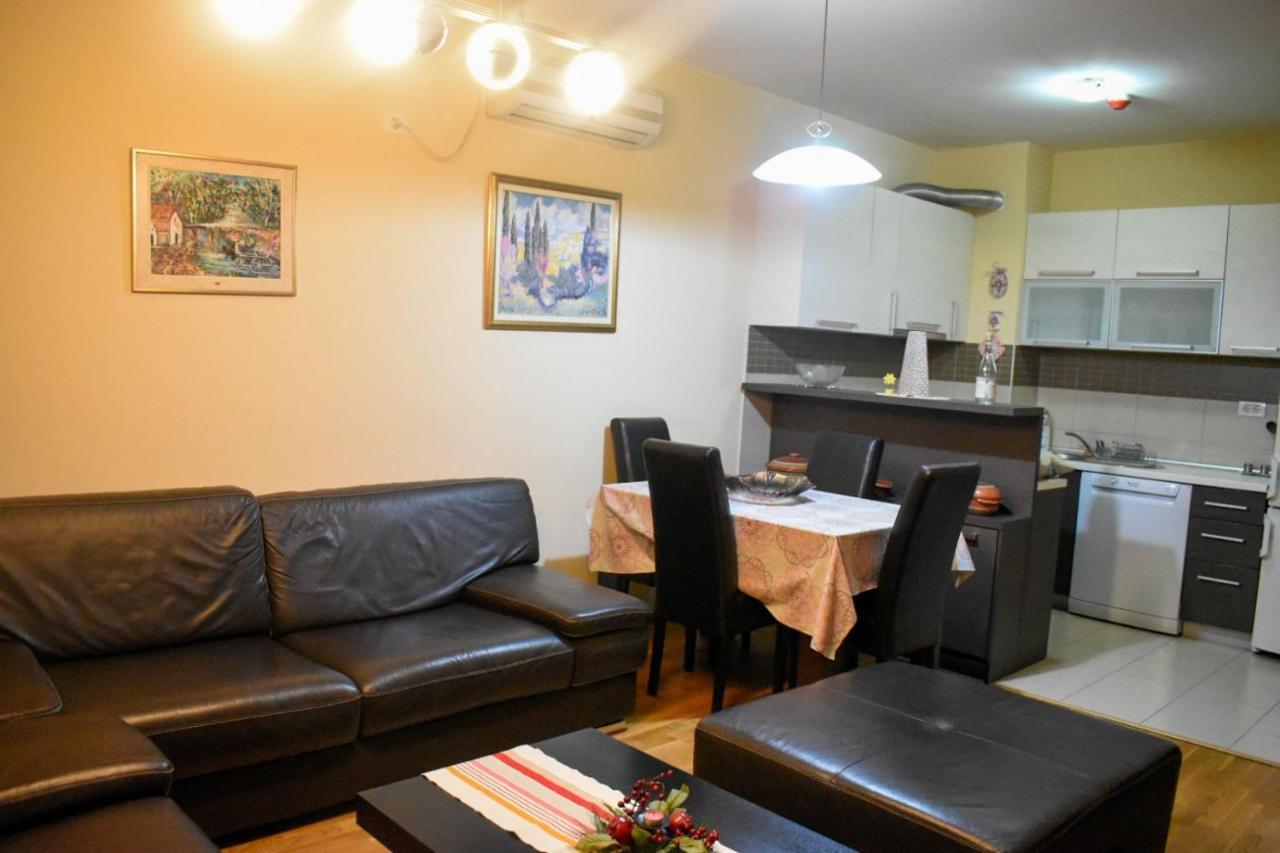Apartman Sara 2 Podgorica Esterno foto