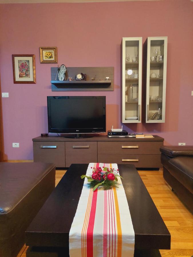Apartman Sara 2 Podgorica Esterno foto