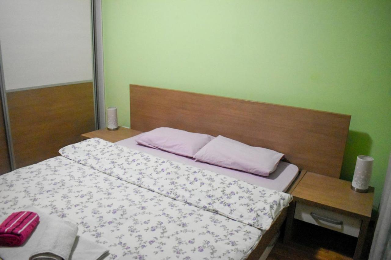 Apartman Sara 2 Podgorica Esterno foto
