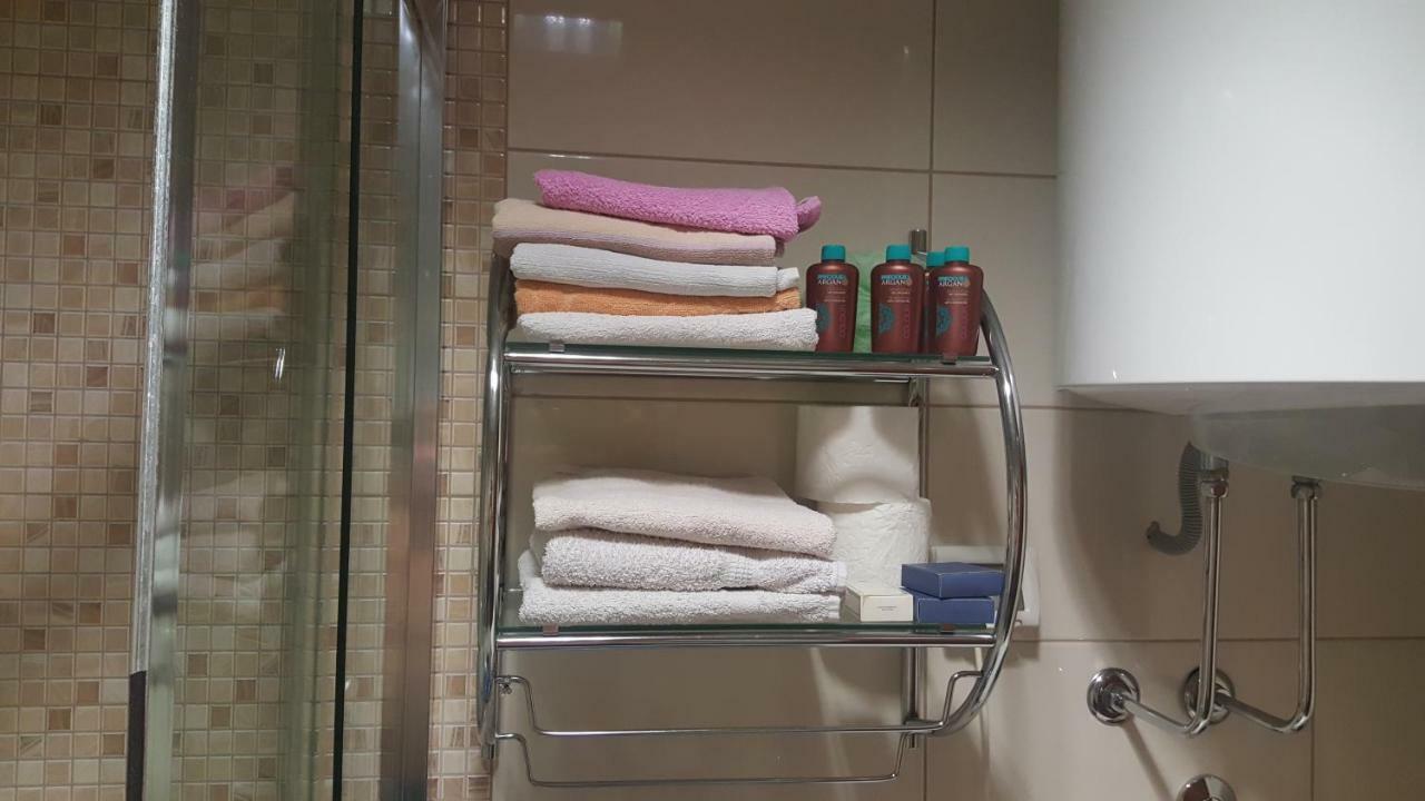 Apartman Sara 2 Podgorica Esterno foto